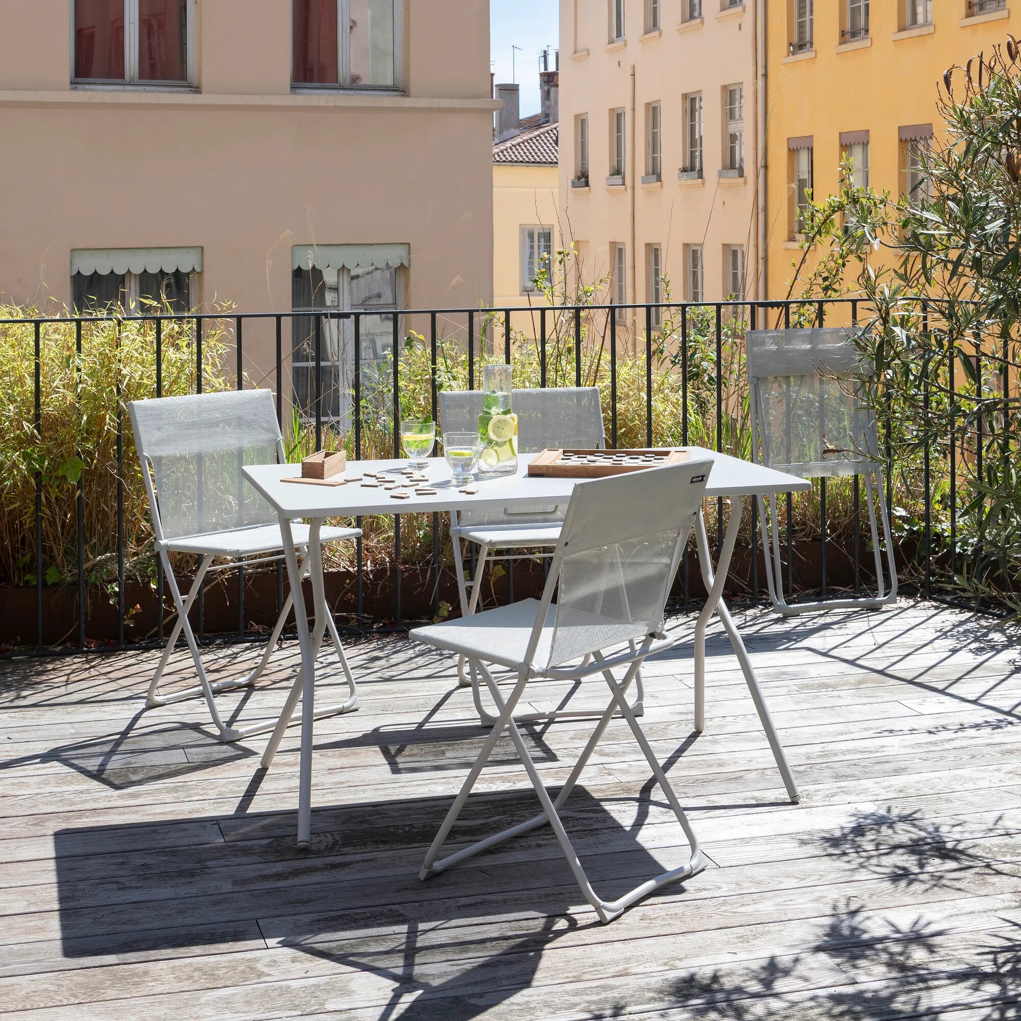Chaise Balcony