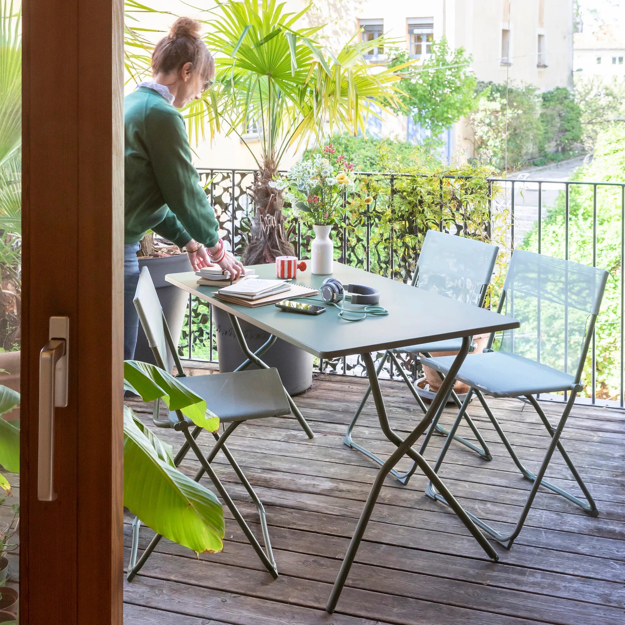 Chaise Balcony