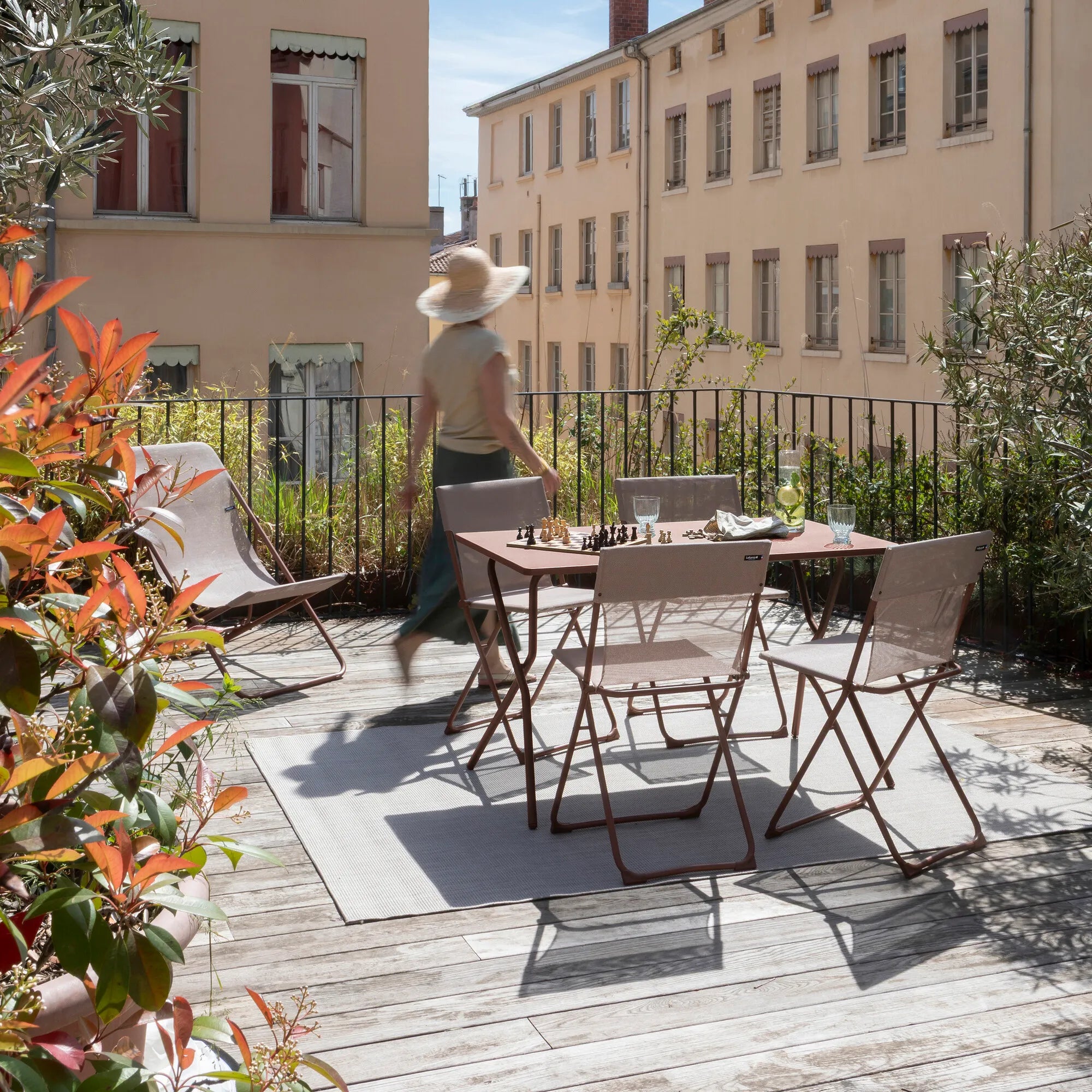 Chaise Balcony